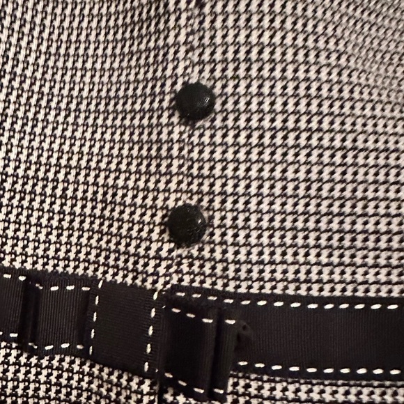 Beautiful Tahari by Arthur Levine Blazer EUC perfect for work - Picture 5 of 8